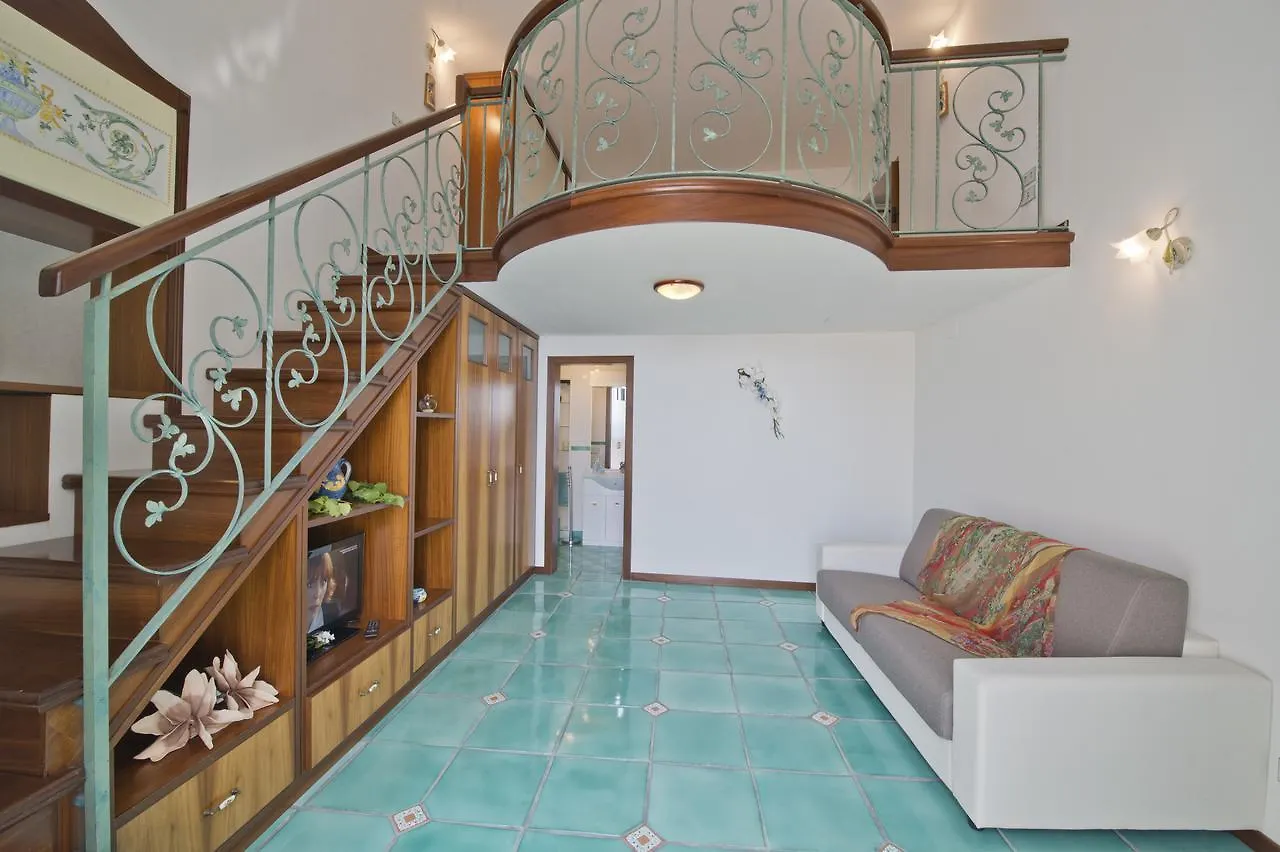 Ippocampo Amalfi Daire 0*,