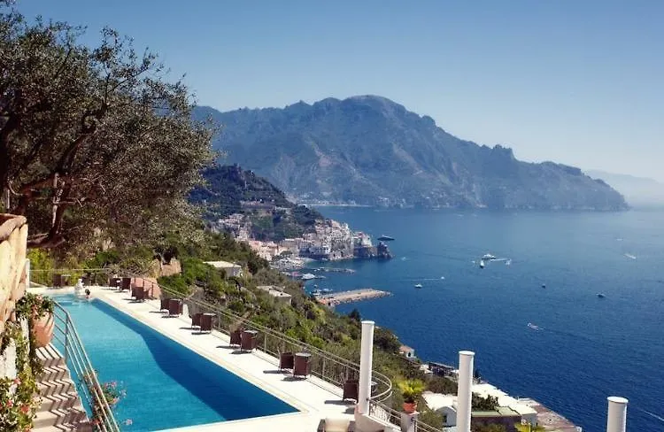 Ippocampo Amalfi Daire 0*,